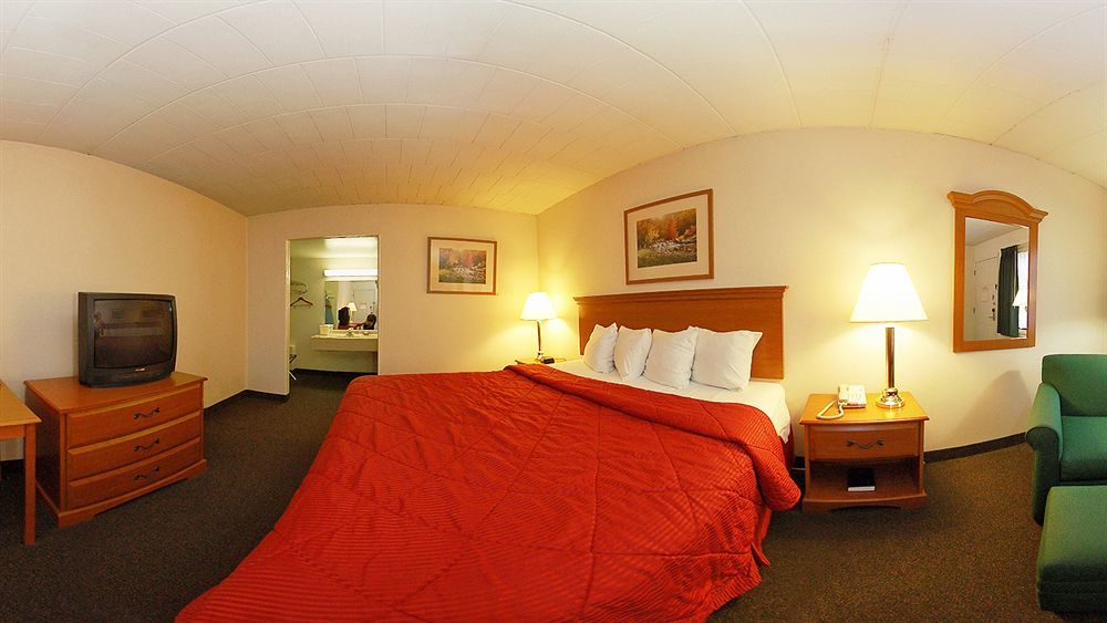 Travelodge By Wyndham Бедфорд Екстериор снимка